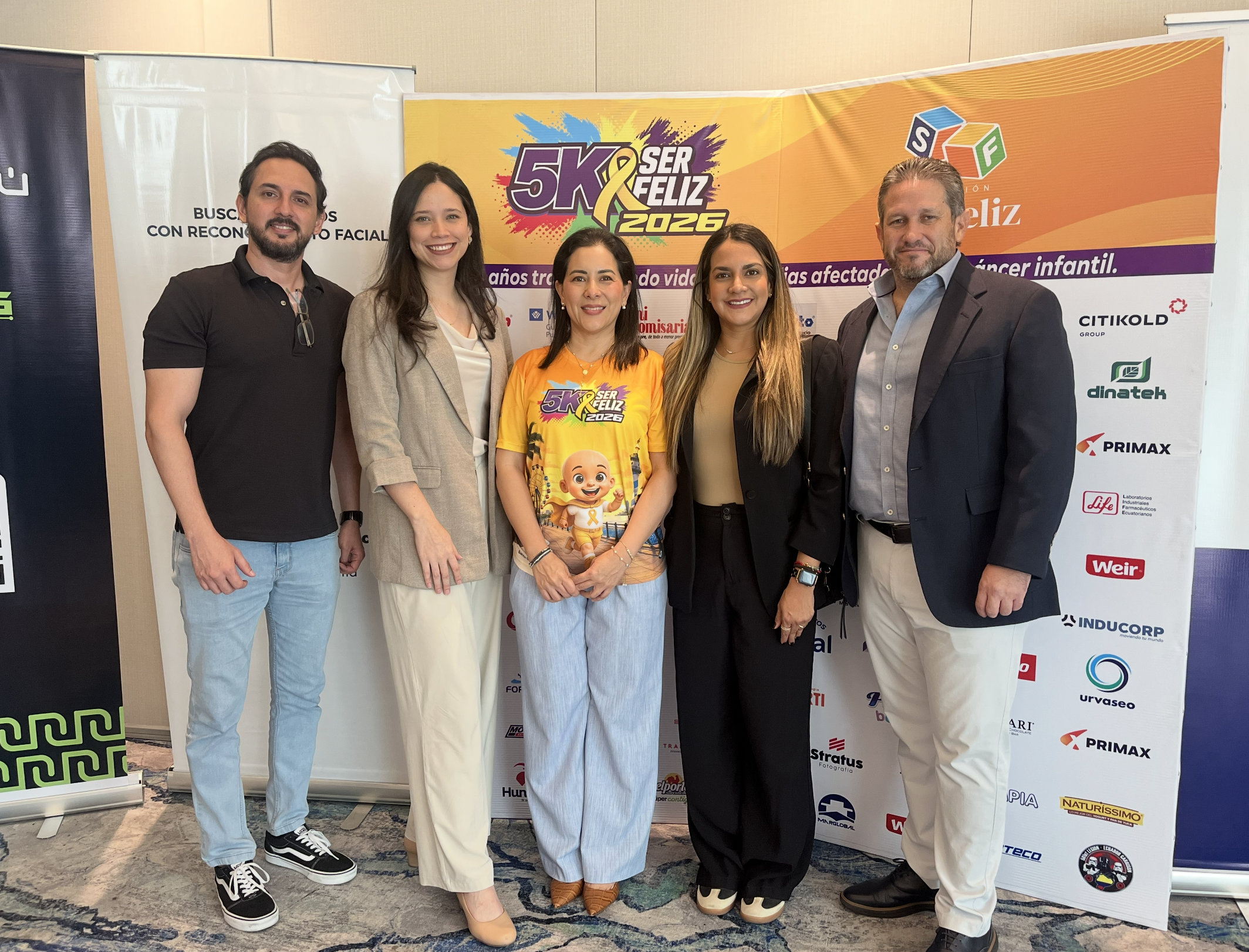 Representantes de Grupo Lucky y Fundación Ser Feliz durante encuentro en Ecuador